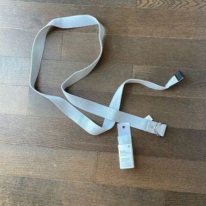 Lululemon no limits stretching strap